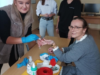 79fb5ef5 A9dc 4e4b 9810 9b37c101494d